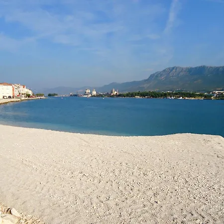 With Parking Space - 23350 Split