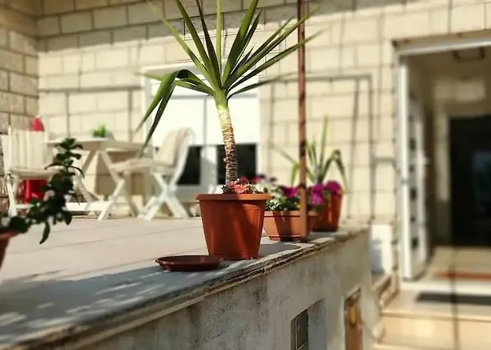 Apartamento With Parking Space - 23350 Split